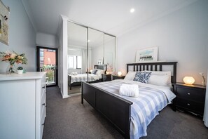 2 bedrooms, desk, iron/ironing board, WiFi