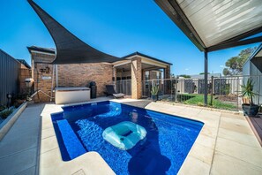 Pool - Sailors’ Retreat—Family Pool Oasis by Largs Beach (Largs North)
