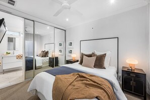4 bedrooms, WiFi, bed sheets