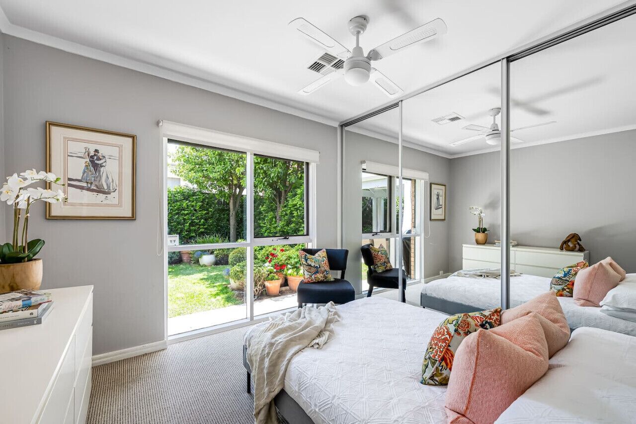 4 bedrooms, WiFi, bed sheets