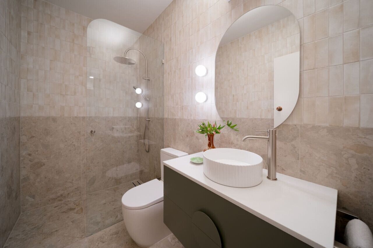 Hair dryer, towels