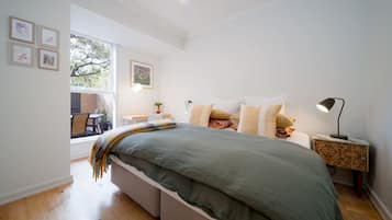 2 bedrooms, bed sheets