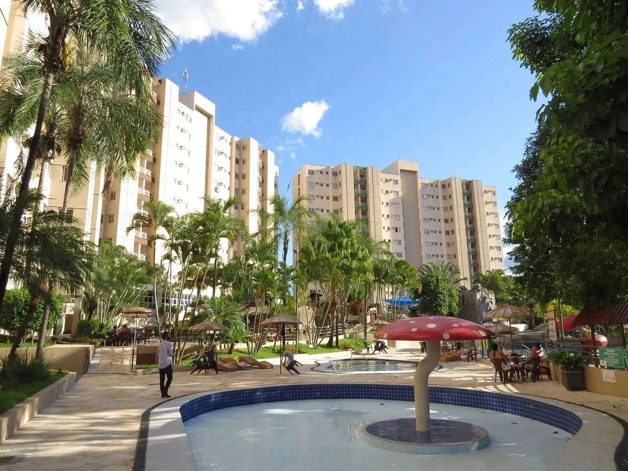 9 piscinas externas