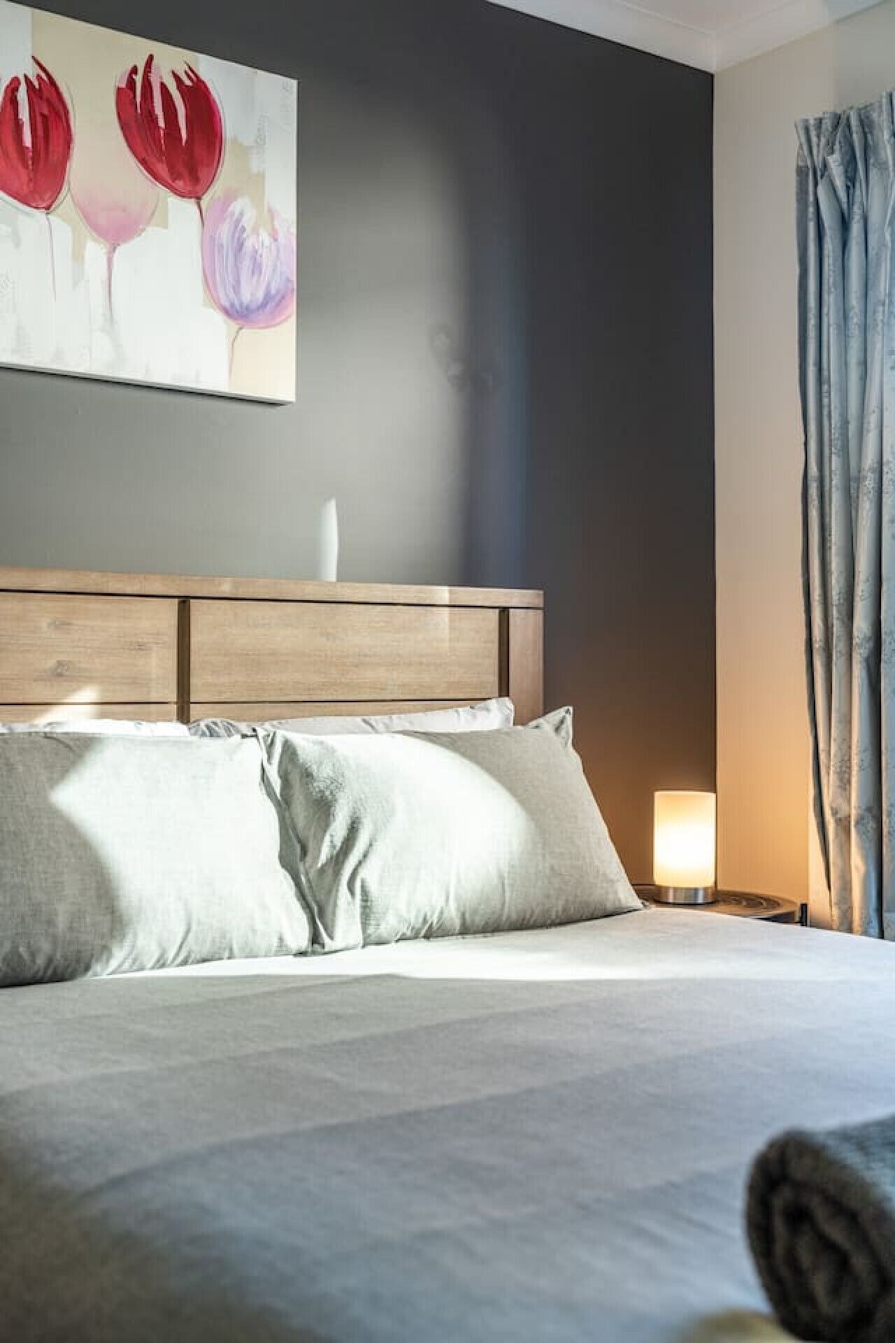 5 bedrooms, desk, iron/ironing board, WiFi