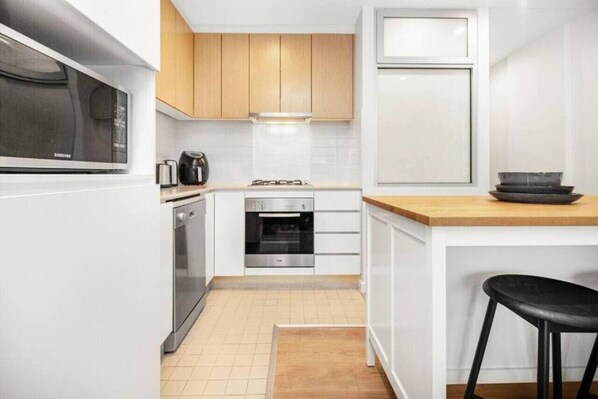 Microwave, oven, stovetop, dishwasher