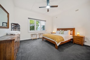 3 quartos, escrivaninha, Wi-Fi, roupa de cama