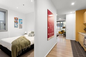 2 slaapkamers, een bureau, een strijkplank/strijkijzer, wifi