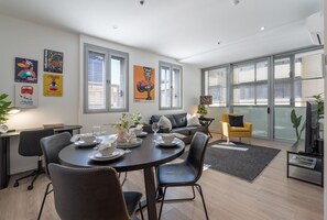 Interior - Artful Escape on York - 2x Carpark, Wifi, East End (Adelaide)