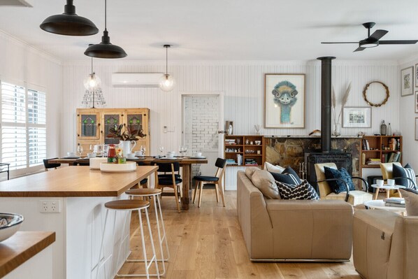 Dining - Carawatha on The Range - Unique Farm Stay (Basket Range)