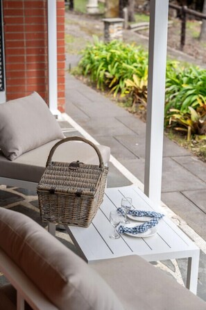 Terrace/patio - Carawatha on The Range - Unique Farm Stay (Basket Range)