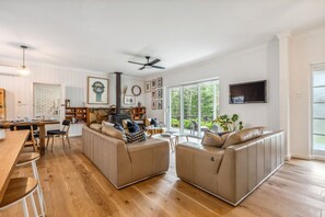 TV, fireplace - Carawatha on The Range - Unique Farm Stay (Basket Range)