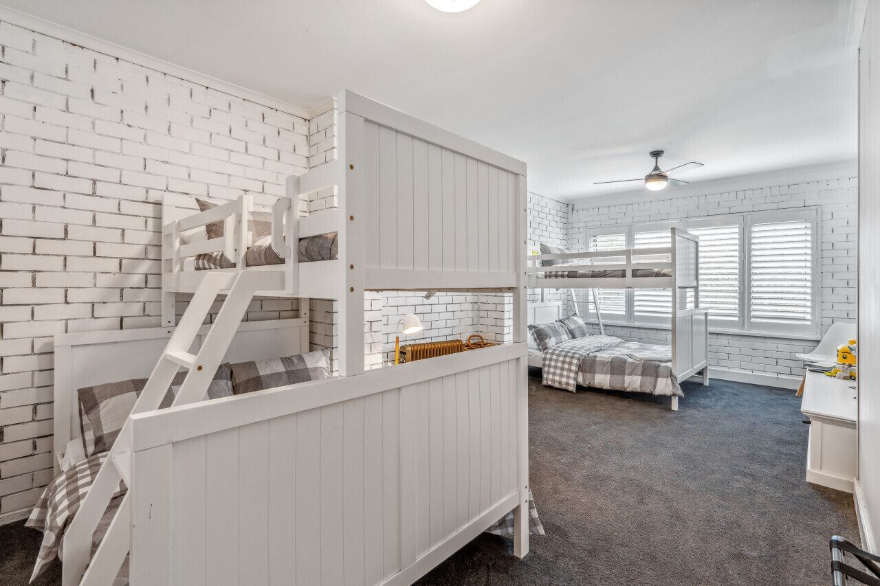 4 quartos, ferros/tábuas de passar roupa, Wi-Fi de cortesia