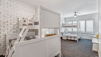 4 quartos, ferros/tábuas de passar roupa, Wi-Fi de cortesia