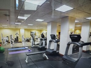 Fitness facility - 2-bedroom ski in/out condo in Aspen, Colorado at the Ritz Carlton (Aspen)