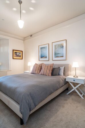 3 chambres, fer et planche Ă repasser, Wi-Fi, draps fournis