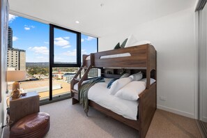 2 bedrooms, desk, iron/ironing board, free WiFi