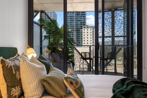 2 habitaciones, escritorio, tabla de planchar con plancha y wifi gratis