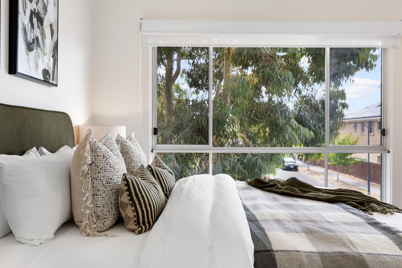 3 habitaciones, tabla de planchar con plancha, wifi y ropa de cama 