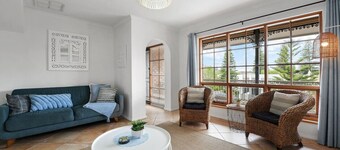 Sapphire by the Sea - Beach Family Modern