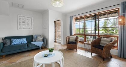 Sapphire by the Sea - Beach Family Modern