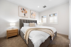 3 bedrooms, iron/ironing board, free WiFi, bed sheets