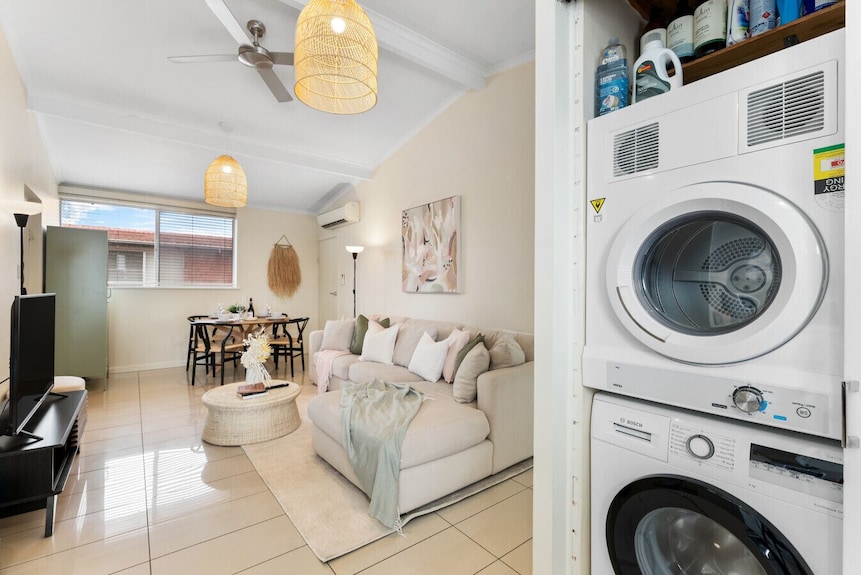 Pad Off Pierwalk To Glenelg Beach, Bars & Dining - Glenelg