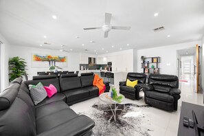 TV - Parea on Cavendish: A Perfect Beachside Lifestyle (West Beach)