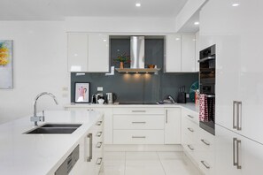 Fridge, microwave, oven, stovetop - Parea on Cavendish - Beach Views! (West Beach)