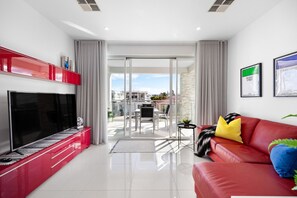 TV - Parea on Cavendish - Beach Views! (West Beach)