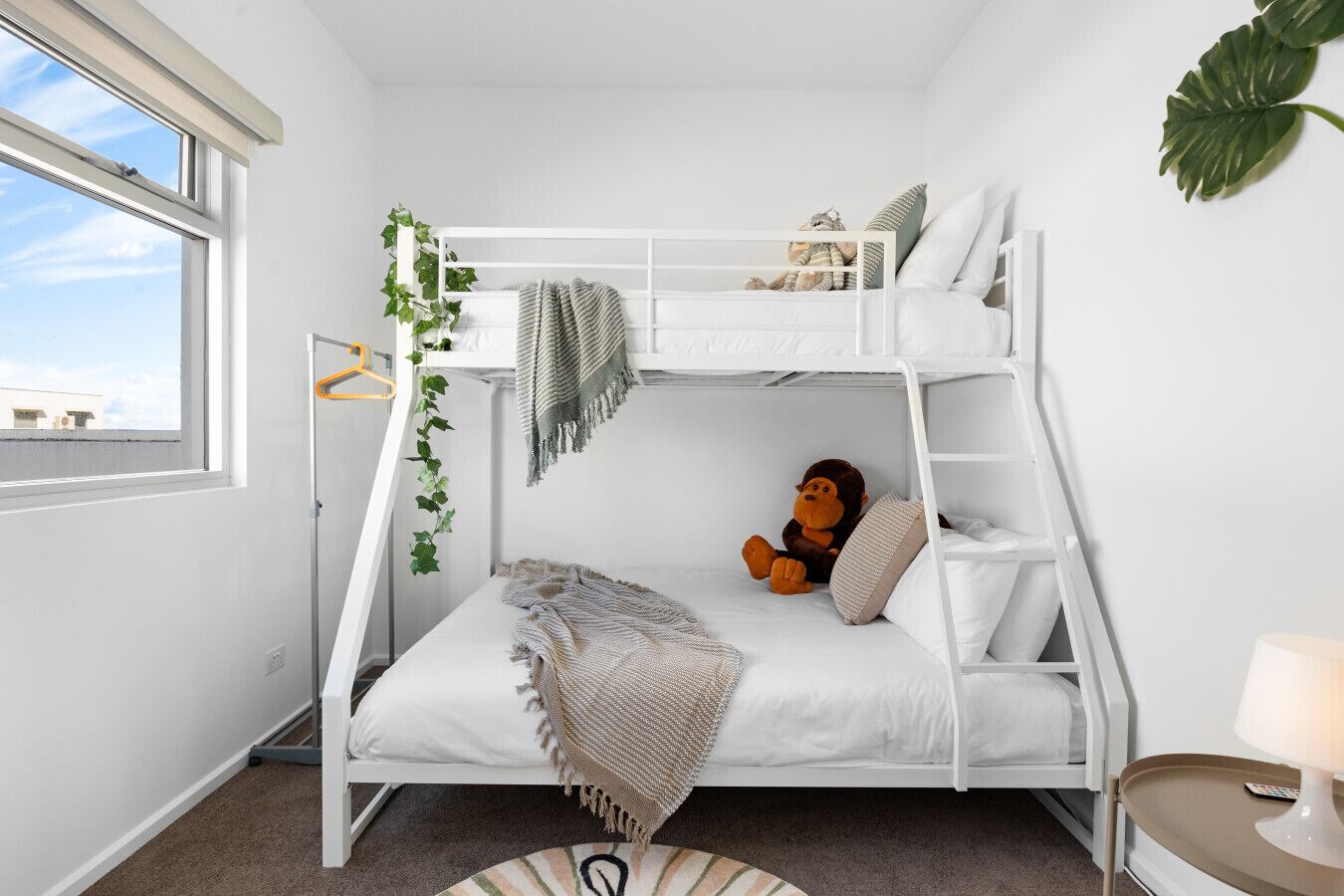 4 bedrooms, desk, iron/ironing board, WiFi