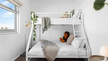 4 bedrooms, desk, iron/ironing board, WiFi