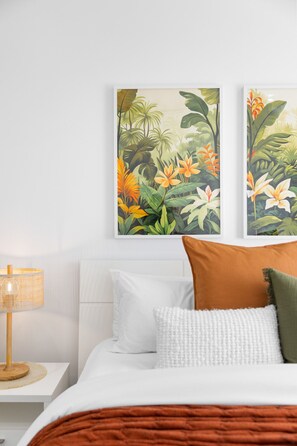4 bedrooms, desk, iron/ironing board, WiFi - Parea on Cavendish: A Perfect Beachside Lifestyle (West Beach)