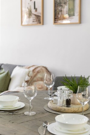 Dining - Tranquil Suite - Modern Comfort between CBD & Beach (Underdale)