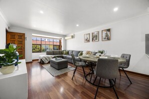 Interior - Tranquil Suite - Modern Comfort between CBD & Beach (Underdale)