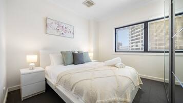 3 dormitoris, planxa i posts de planxar, wifi i roba de llit