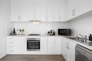 Fridge, microwave, oven, stovetop