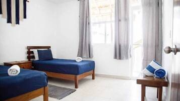 2 quartos, escrivaninha, Wi-Fi de cortesia, roupa de cama