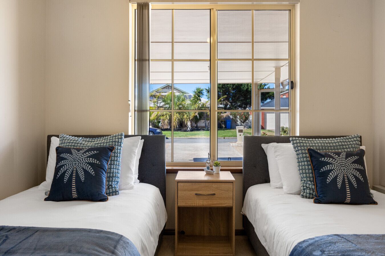 3 bedrooms, iron/ironing board, bed sheets