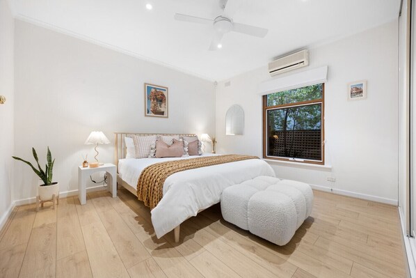 3 bedrooms, WiFi, bed sheets