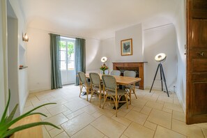 Romantic Double or Twin Room, Ensuite, Valley View (4 étoiles) | Dining