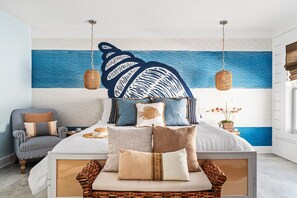 6 عدّة غرف نوم ومكتب ومكواة/لوح كي وسرير سفر