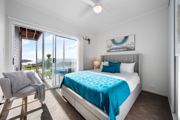 4 bedrooms, desk, iron/ironing board, free WiFi