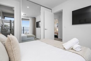 3 bedrooms, iron/ironing board, WiFi