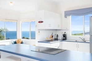 雪櫃、微波爐、焗爐、爐具