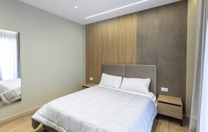 Desk, laptop workspace, free WiFi