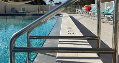 Charming 2-bedroom condo on Fort Myers Beach