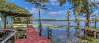 LAKEFRONT HOUSE ON BEAUTIFUL CADDO LAKE