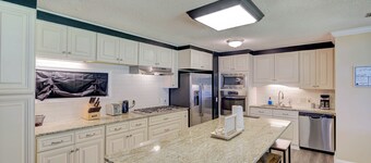 LAKEFRONT HOUSE ON BEAUTIFUL CADDO LAKE