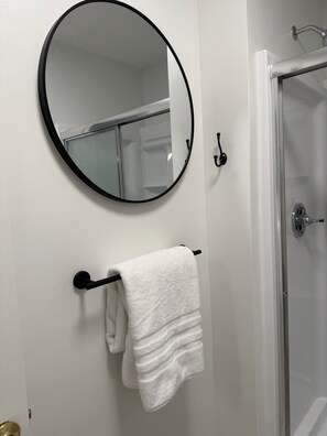 Shower, hair dryer, towels, soap - Charming Cottage on 70 acre Horse Ranch, 14 miles from I-40, Carroll County, TN (Cedar Grove)