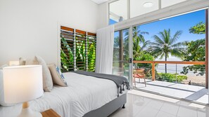 4 bedrooms, iron/ironing board, travel crib, free WiFi